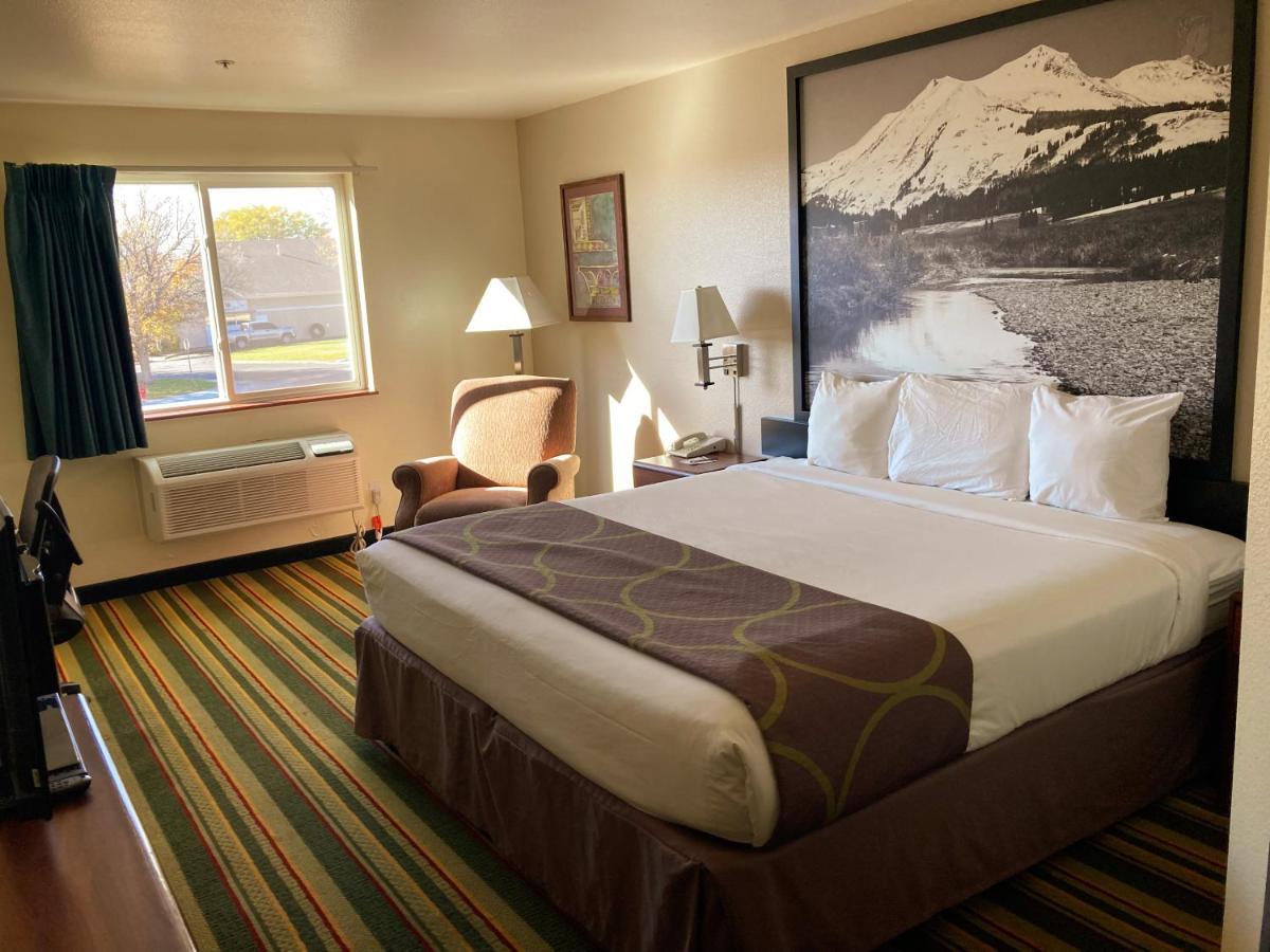 ซูเปอร์ 8 บาย วินด์แฮม วินด์เซอร์ Hotel Windsor ภายนอก รูปภาพ