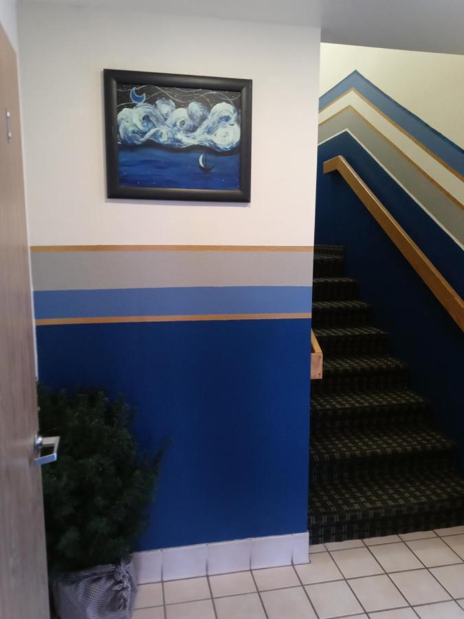 ซูเปอร์ 8 บาย วินด์แฮม วินด์เซอร์ Hotel Windsor ภายนอก รูปภาพ