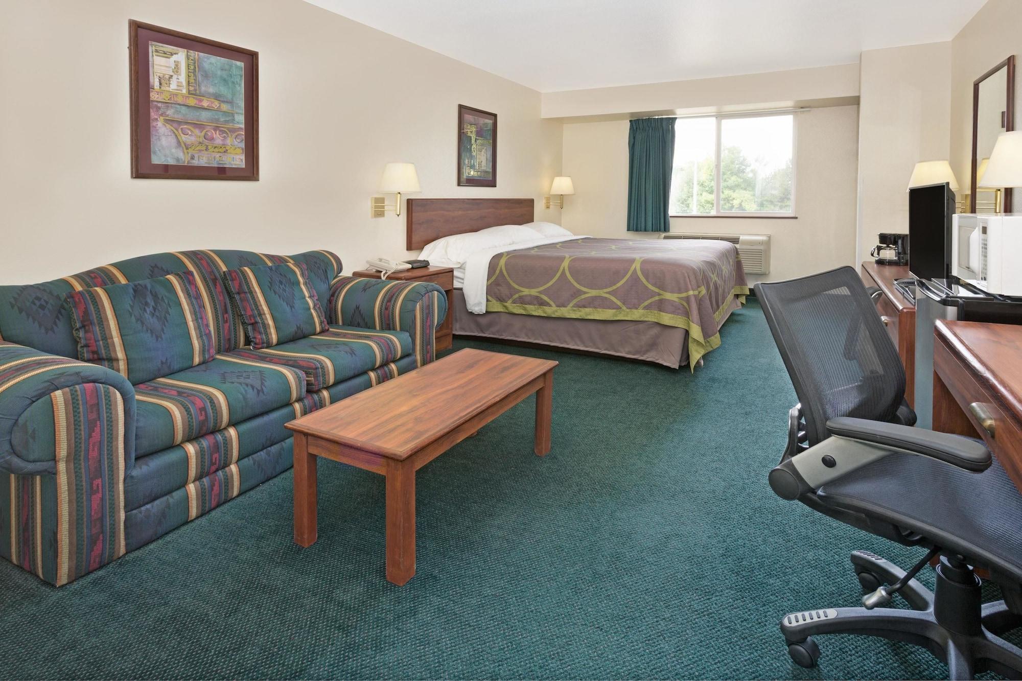 ซูเปอร์ 8 บาย วินด์แฮม วินด์เซอร์ Hotel Windsor ภายนอก รูปภาพ