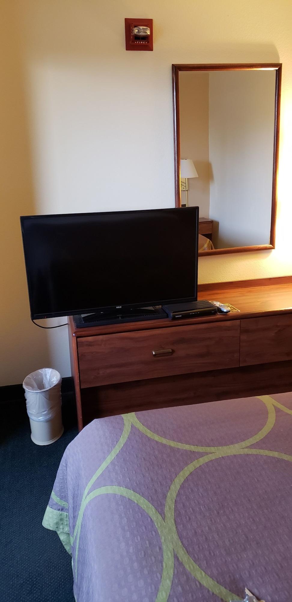 ซูเปอร์ 8 บาย วินด์แฮม วินด์เซอร์ Hotel Windsor ภายนอก รูปภาพ