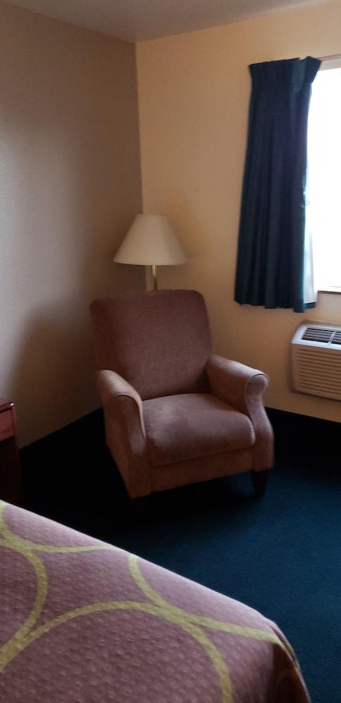 ซูเปอร์ 8 บาย วินด์แฮม วินด์เซอร์ Hotel Windsor ภายนอก รูปภาพ